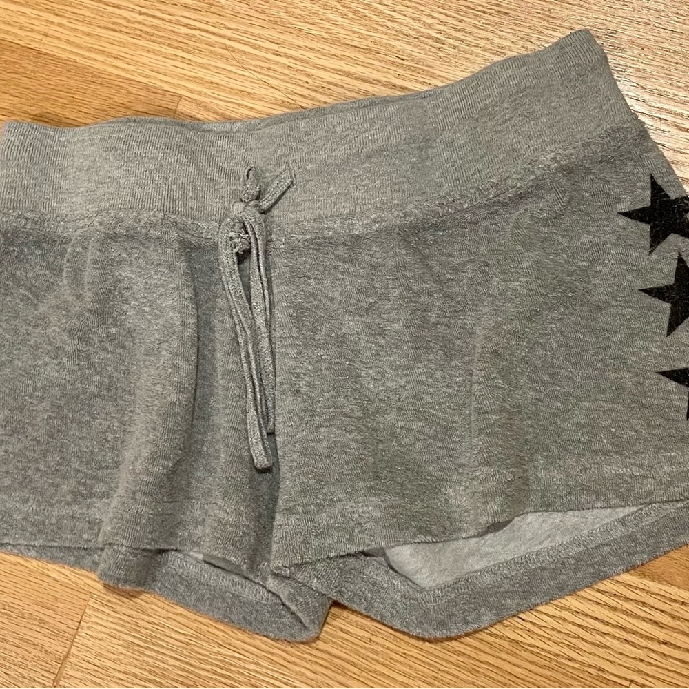 Hard tail shorts